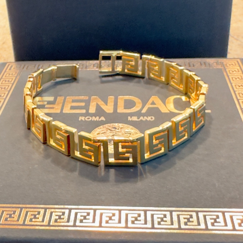 Fendi bracelet Fendace collection. Fendi x Versace. Size M. Length 20cm.